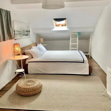 Terrace Duplex Close To Beaches Lisboa