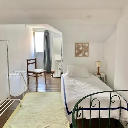 Terrace Duplex Close To Beaches * Лиссабон